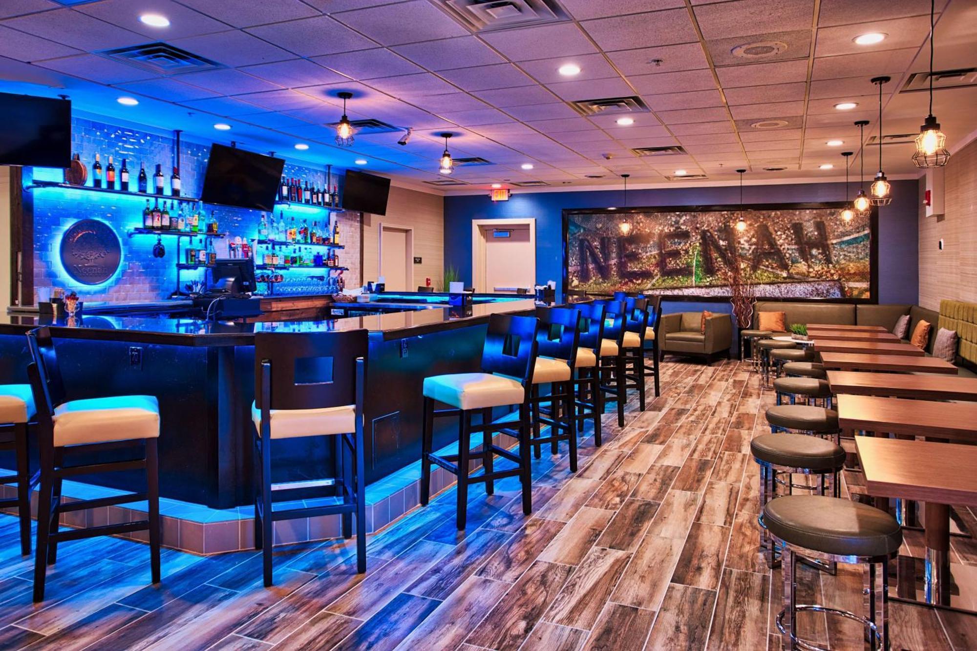 Doubletree By Hilton Neenah Extérieur photo