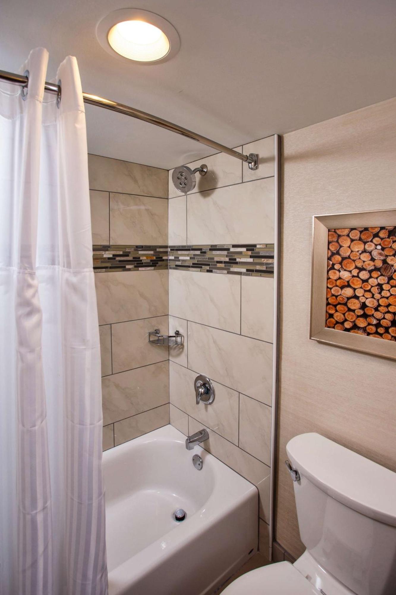 Doubletree By Hilton Neenah Extérieur photo