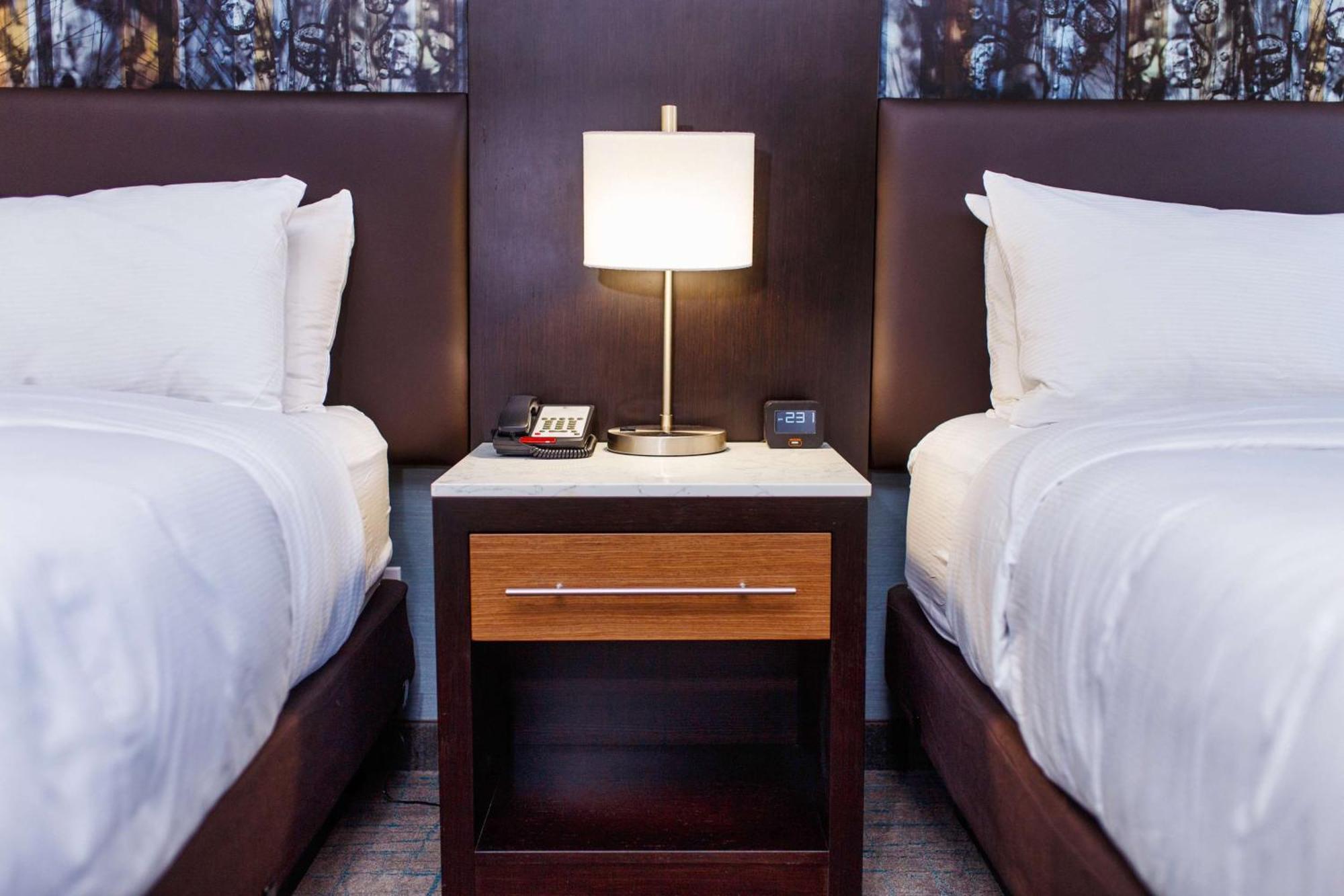 Doubletree By Hilton Neenah Extérieur photo