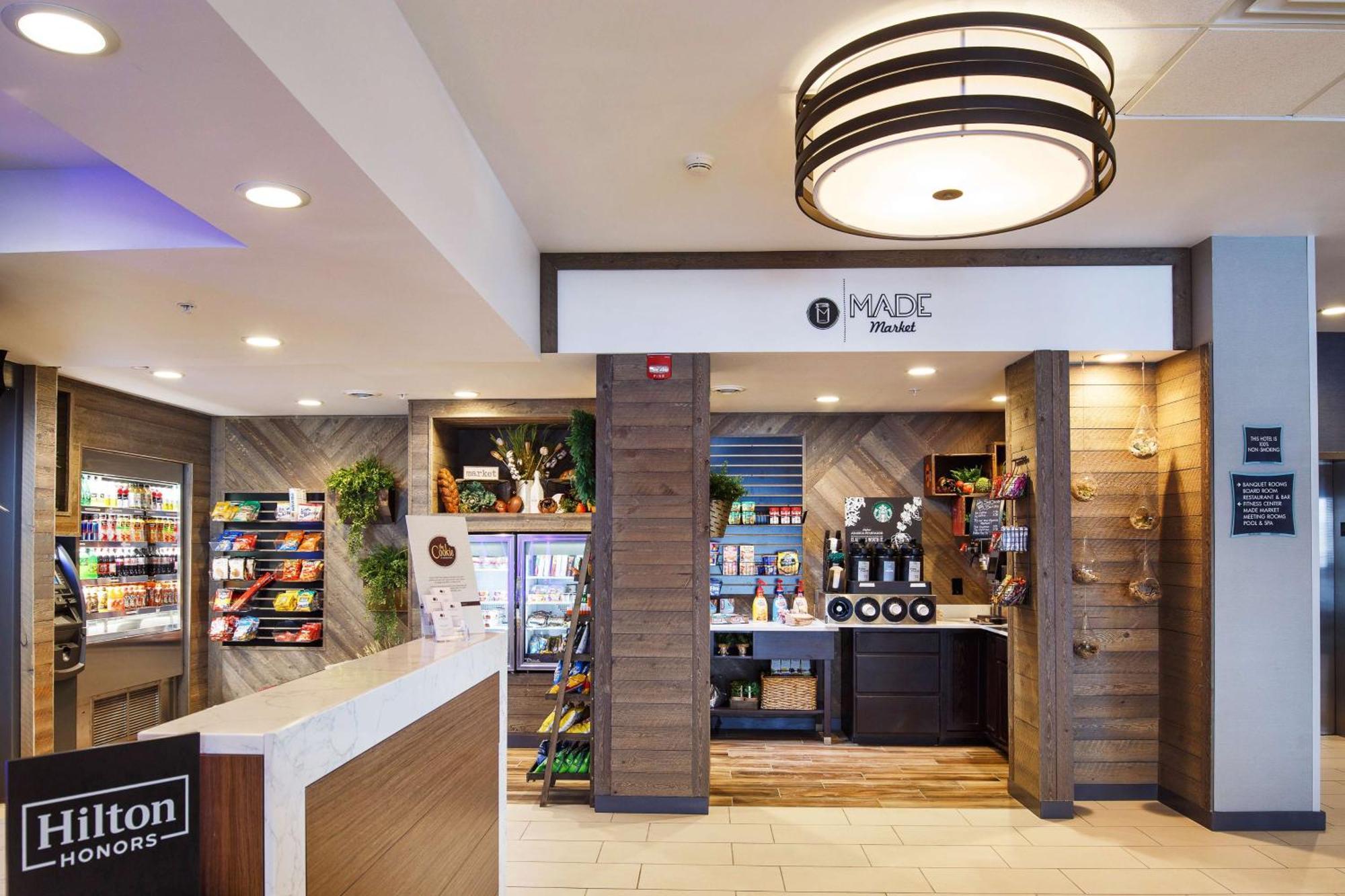Doubletree By Hilton Neenah Extérieur photo