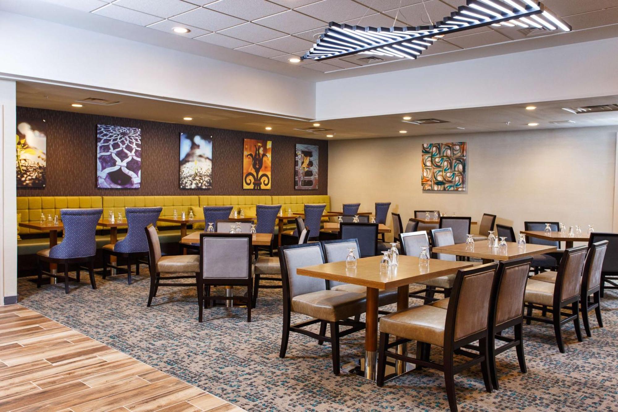 Doubletree By Hilton Neenah Extérieur photo